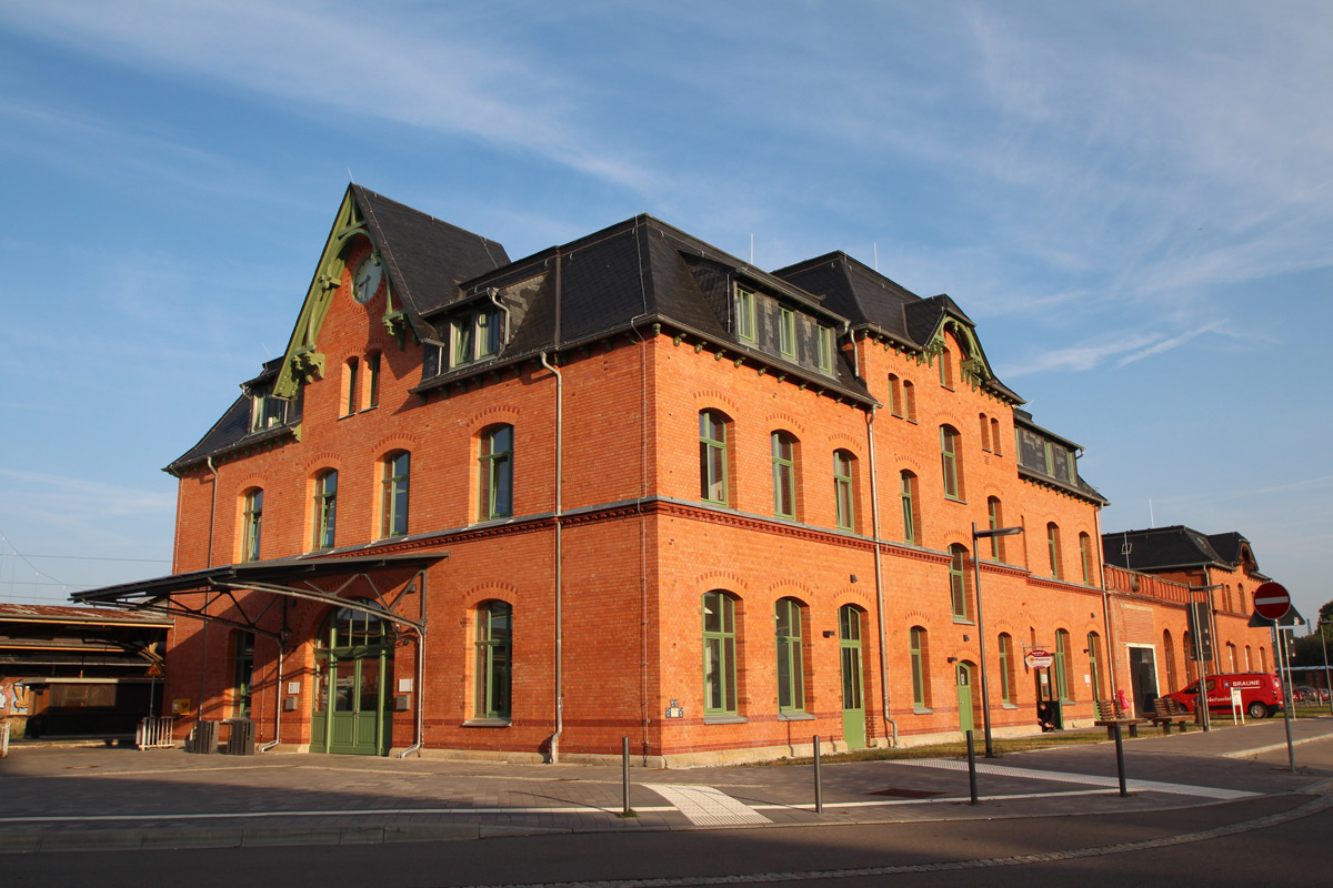 Bahnhof Mittweida , Sanierung der Klinkerfassade und Malerarbeiten