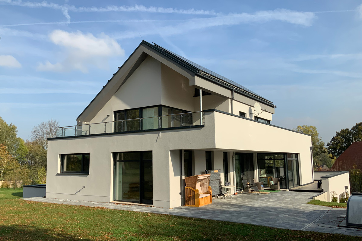 Fassade mit Warmedammverbundsystem  und Malerarbeiten innen als Komplettleistung  in Freiberg